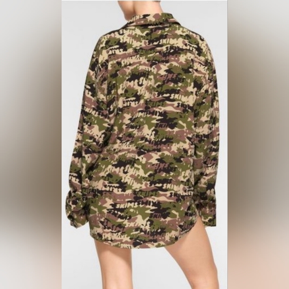 ⛱️NWT SKIMS Long Sleeve Button Up Swim Coverup Shirt Logo Camo XS M L - Picture 6 of 15